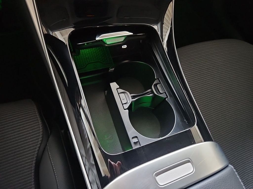 Fahrzeugabbildung Mercedes-Benz C 200 Avantg. Navi LED SHZ Ambie. KeyLess KAM