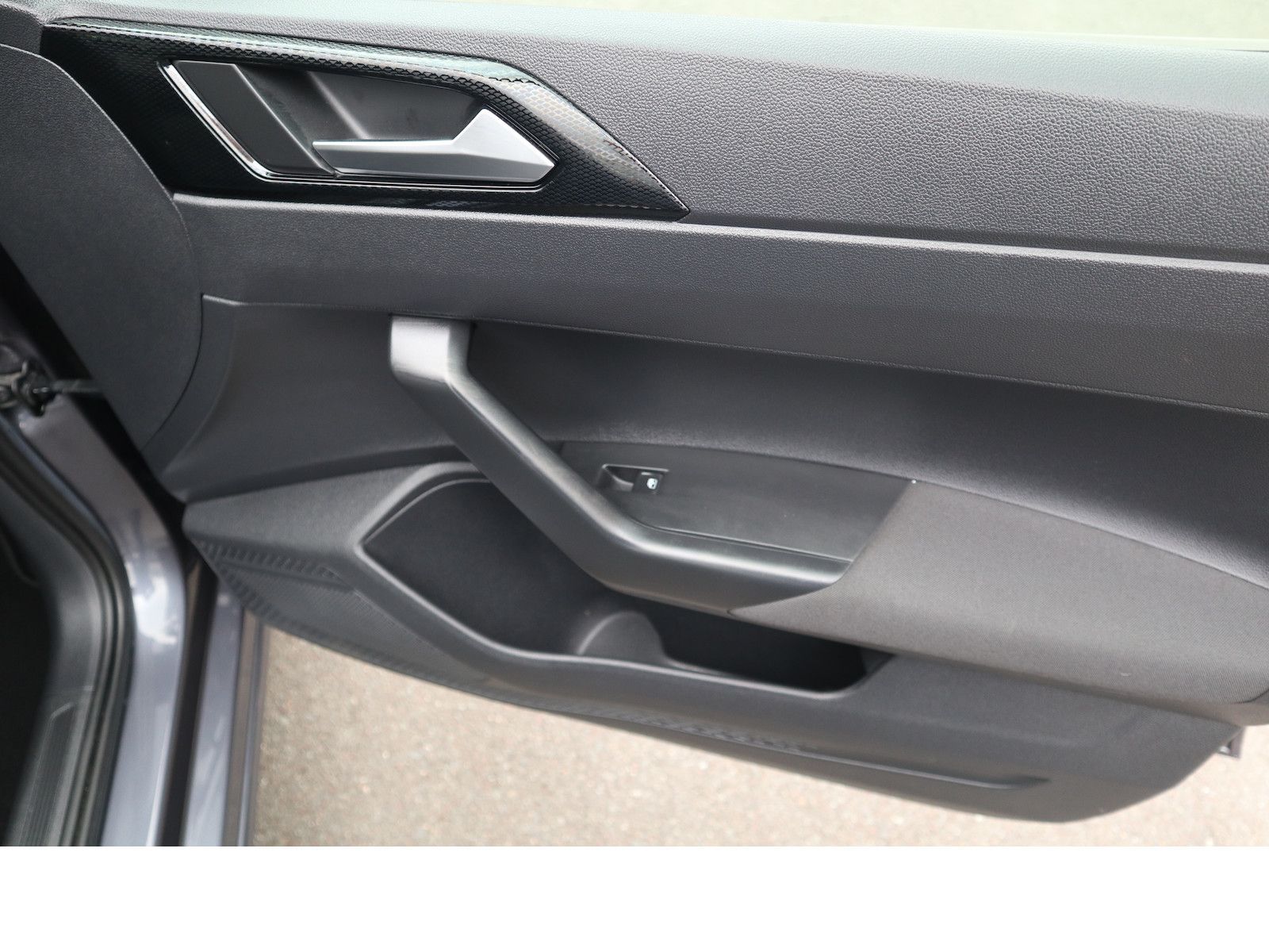 Fahrzeugabbildung Volkswagen Polo Life Tempo SHZ Schekheftgepflegt