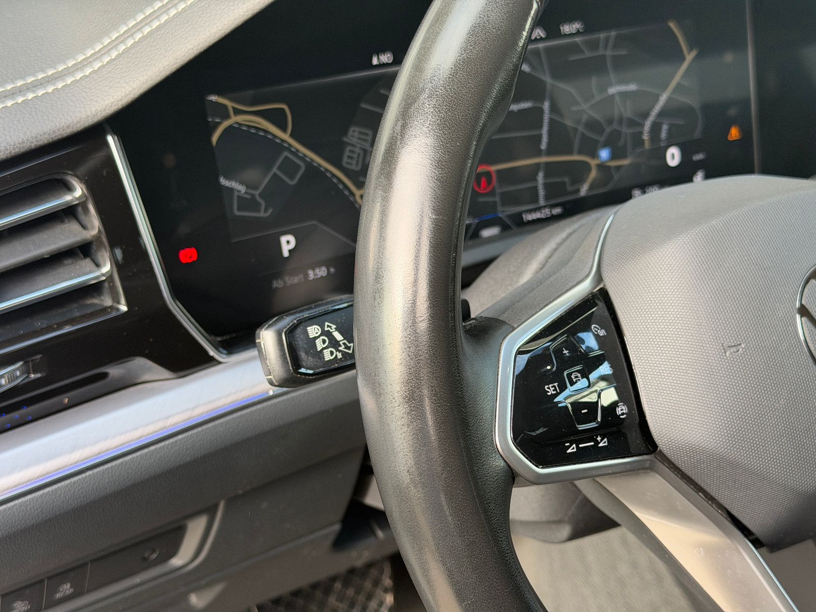 Fahrzeugabbildung Volkswagen Touareg SPORT/ 4Motion/VIRTUAL/AMBIENT/360''KAM