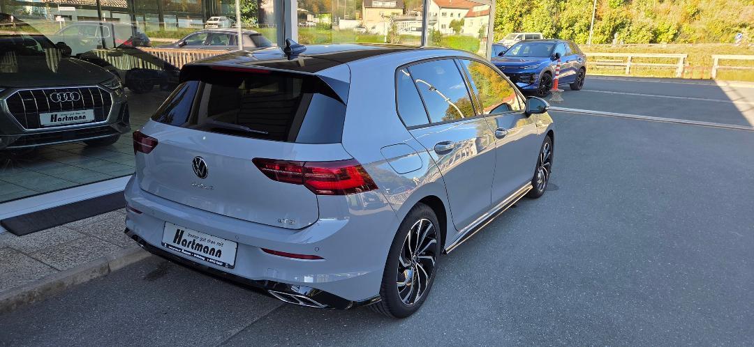 Volkswagen Golf R-Line 1,5TSI DSG Matrix Klima PGD Sitzh AP