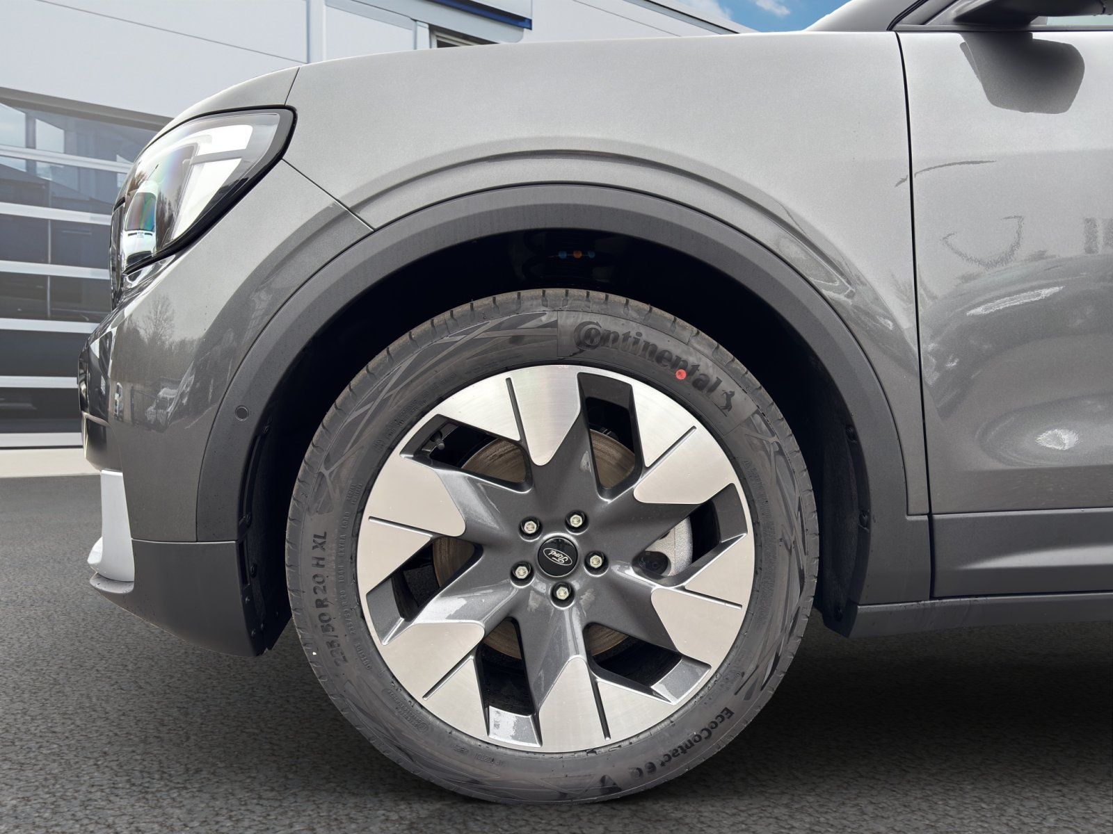 Fahrzeugabbildung Ford Explorer eMotor Premium RWD