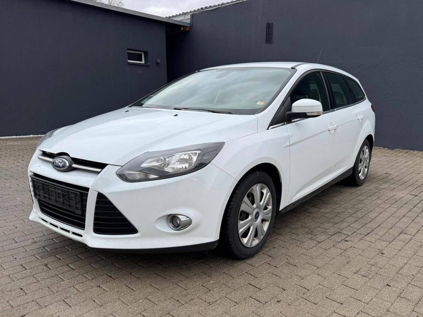 Ford Focus Turnier 1.0 Fun KLIMA/KAMERA/TEMPO/5.GANG