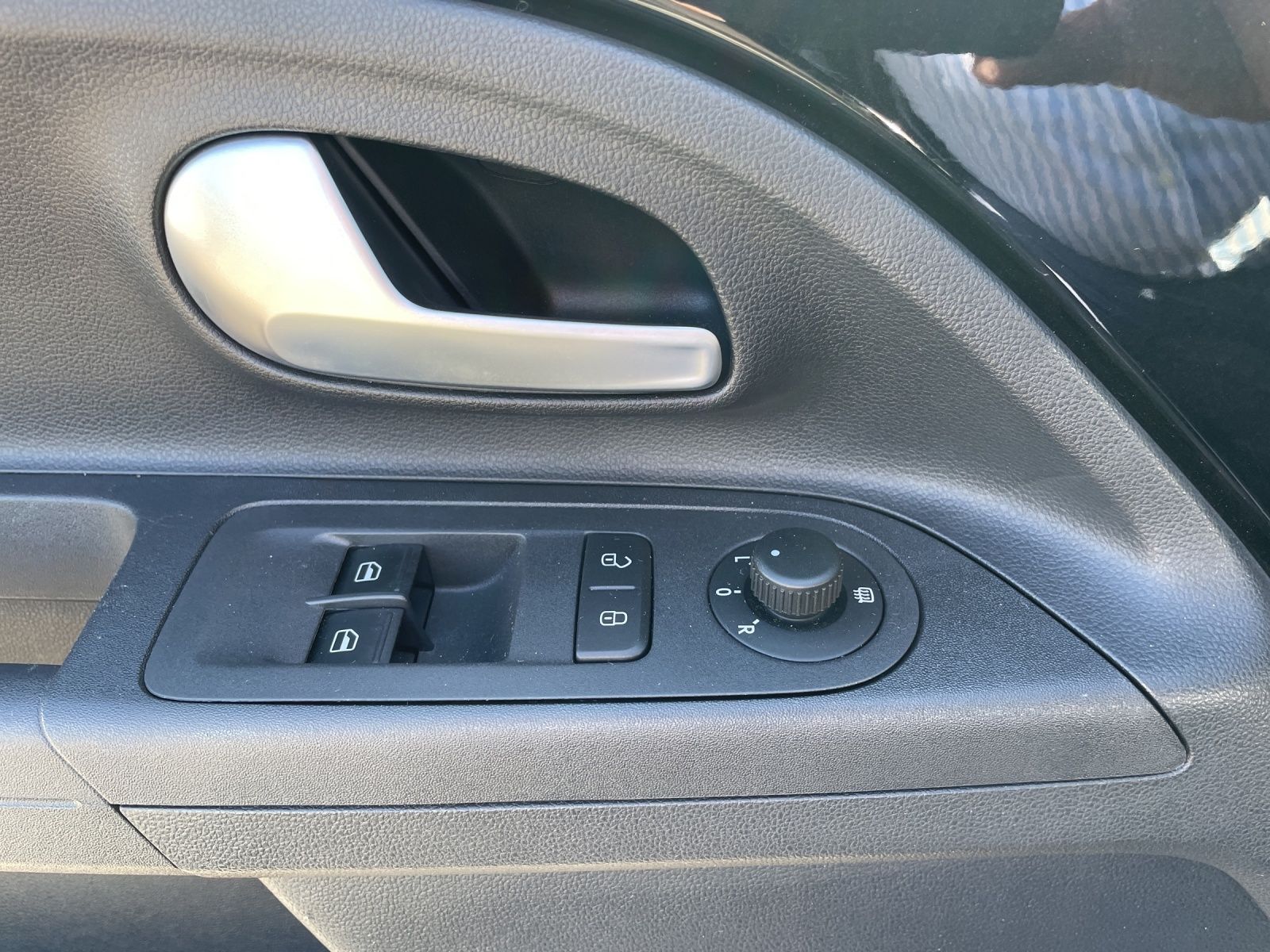 Fahrzeugabbildung Volkswagen e-up! Style Plus CCS Bluetooth SHZ