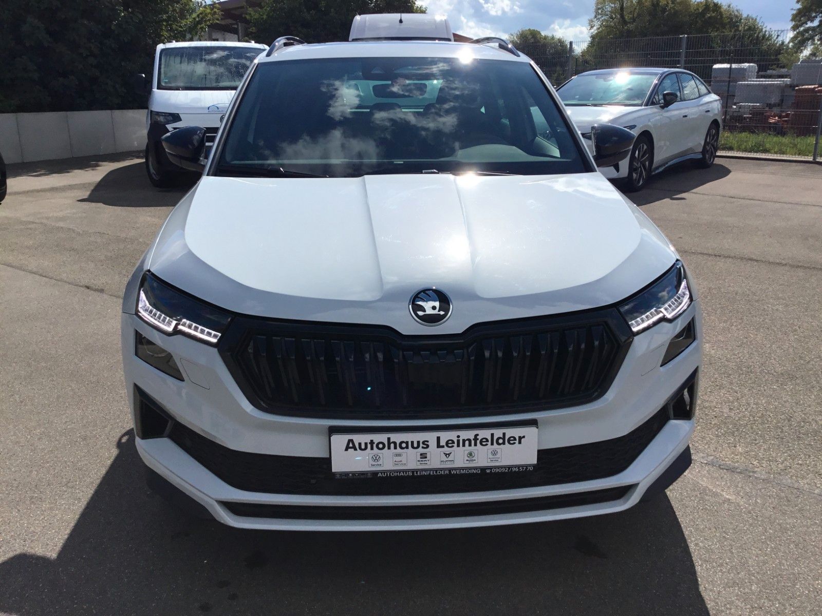 Fahrzeugabbildung SKODA Karoq 2.0l TSI DSG 4x4 Sportline+AHK+Matrix+Pano