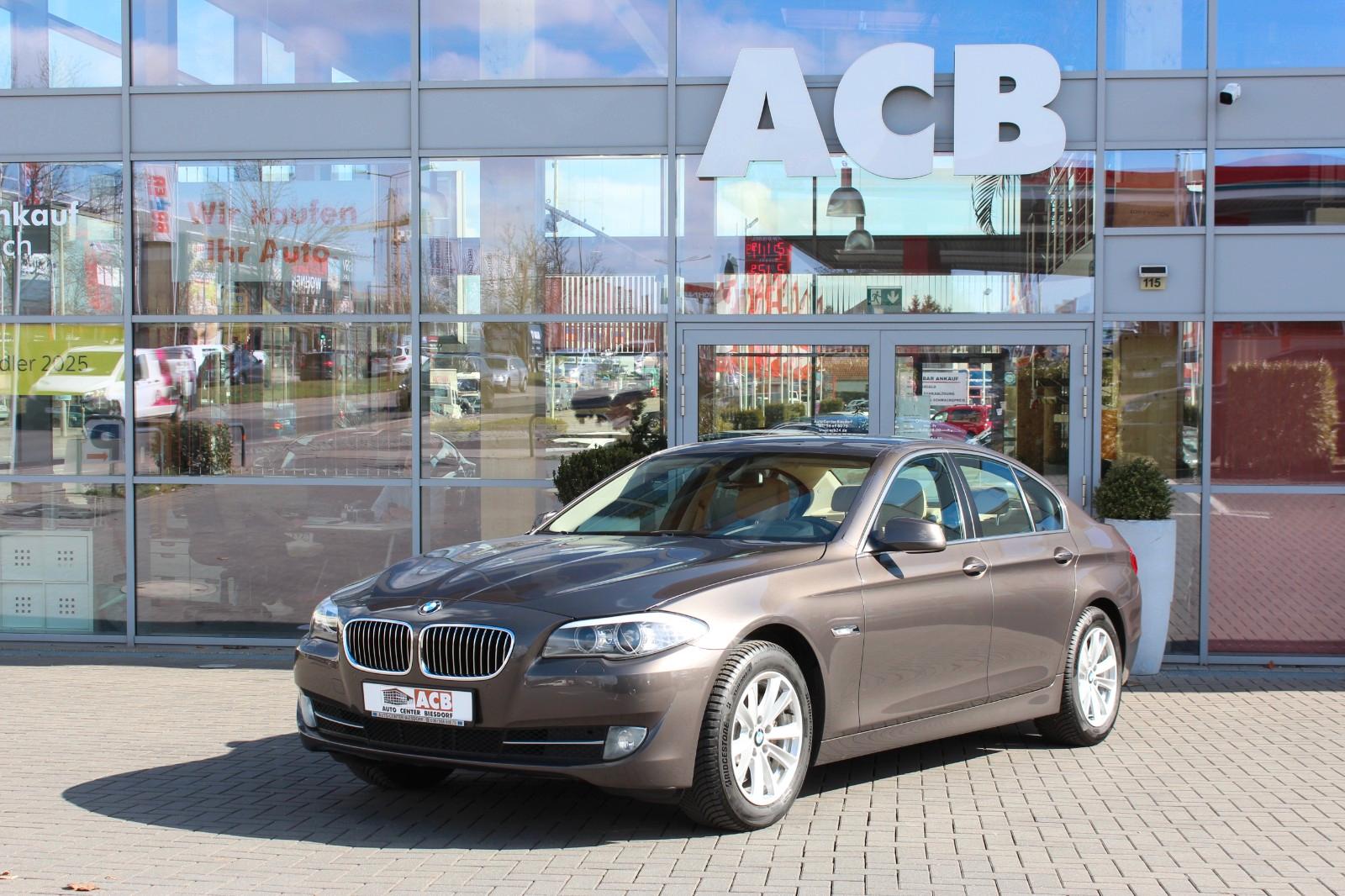 BMW 530 iA 1.Hand 46 TKM Xenon Leder Stdhzg AHK PDC