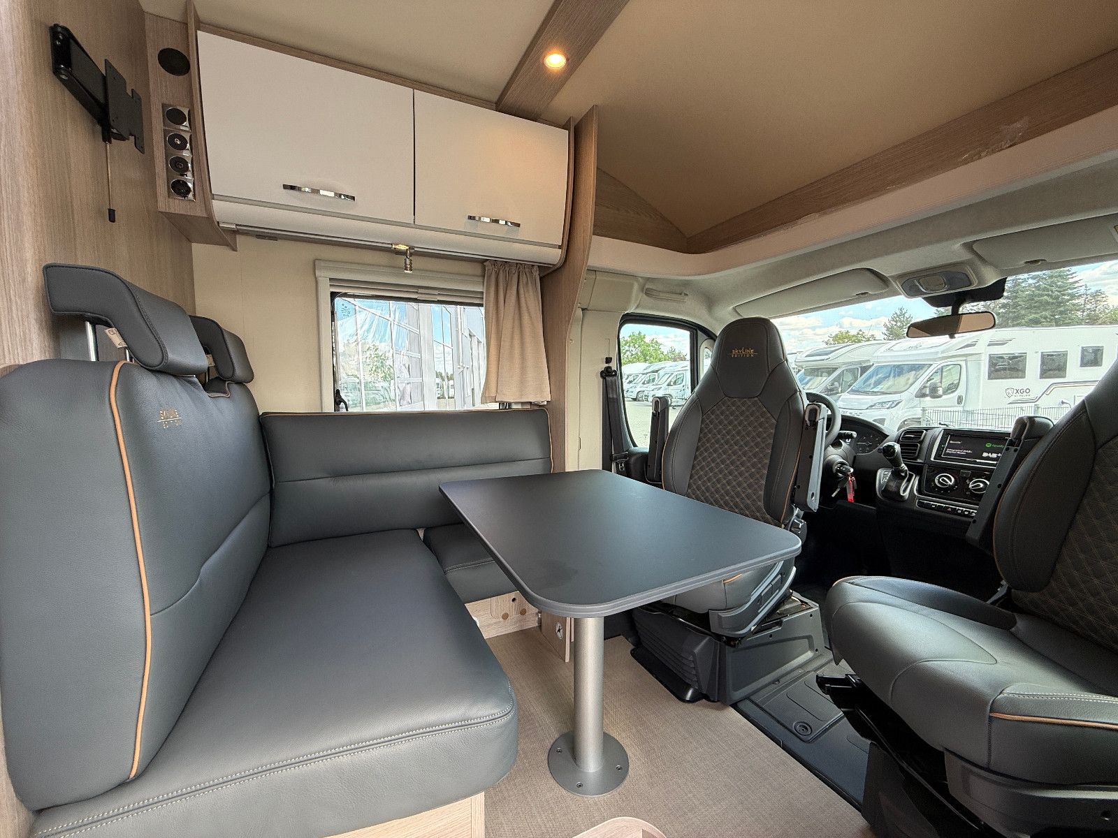 Fahrzeugabbildung Bürstner Lyseo Time Skyline Edition 690G Summer Sale