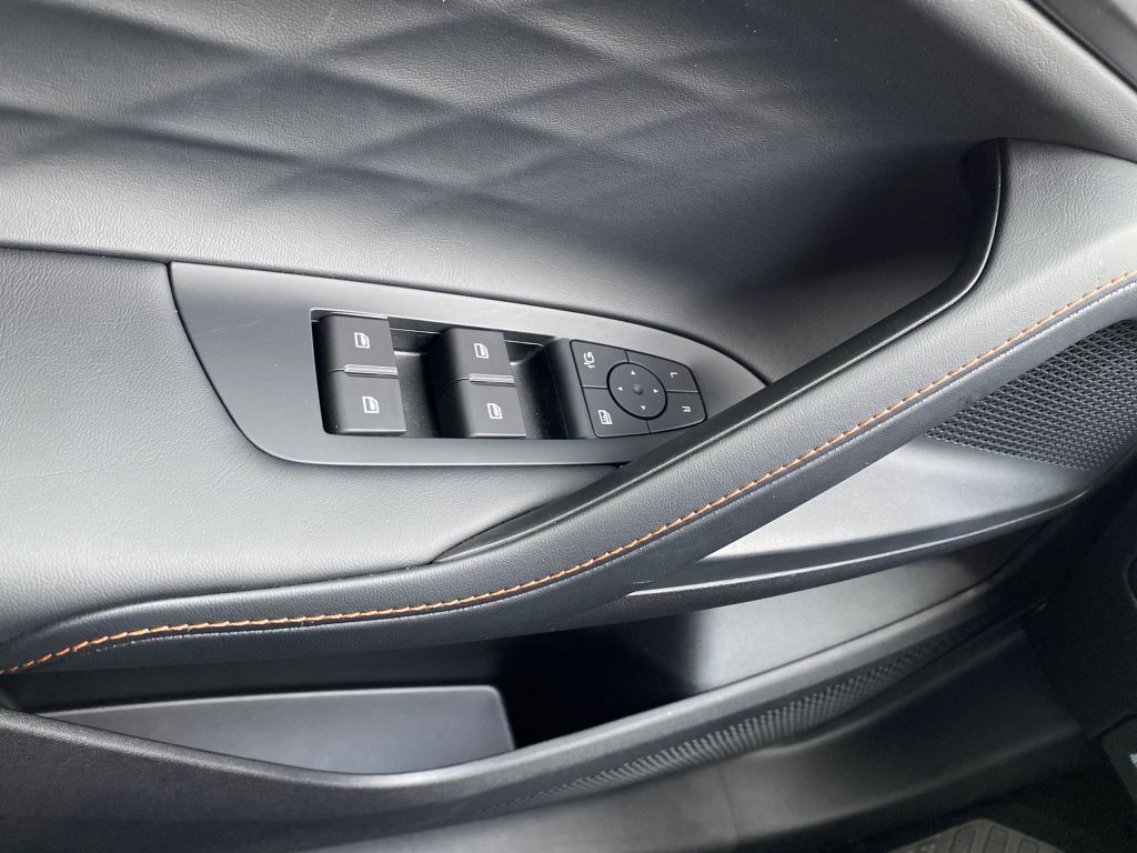 Fahrzeugabbildung MG HS 1.5T Automatik Luxury *Allwetter*LED*Cam*