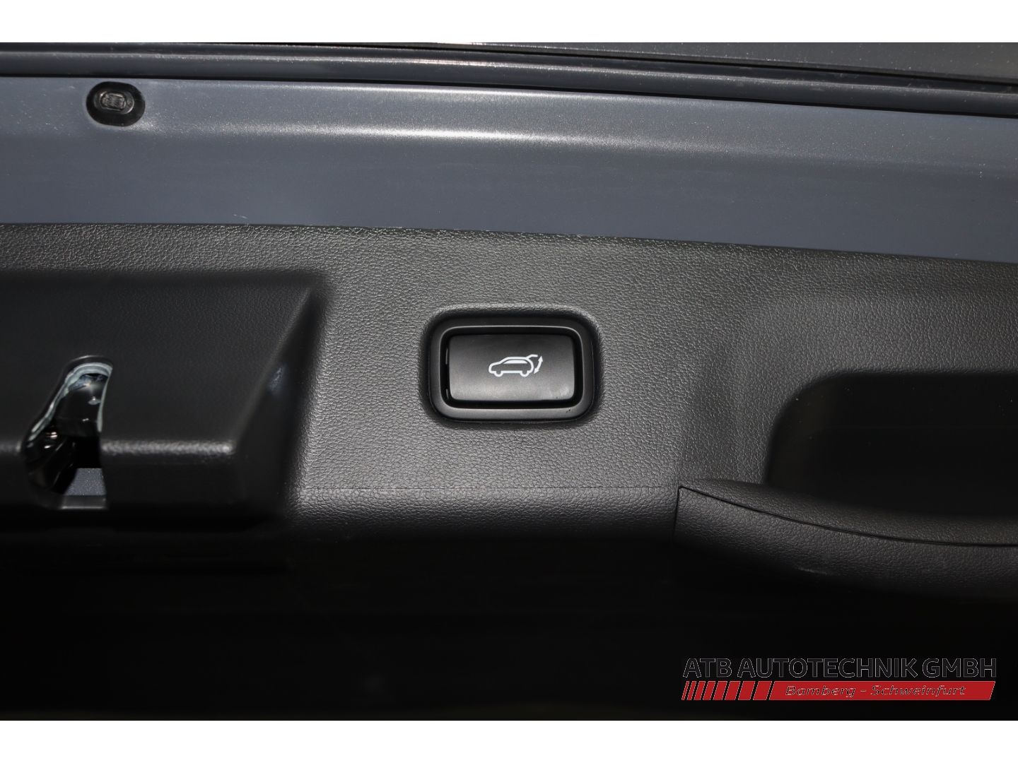 Fahrzeugabbildung Hyundai Tucson TREND PHEV 1.6 T-GDi 4WD 99,6% SOH Navi L