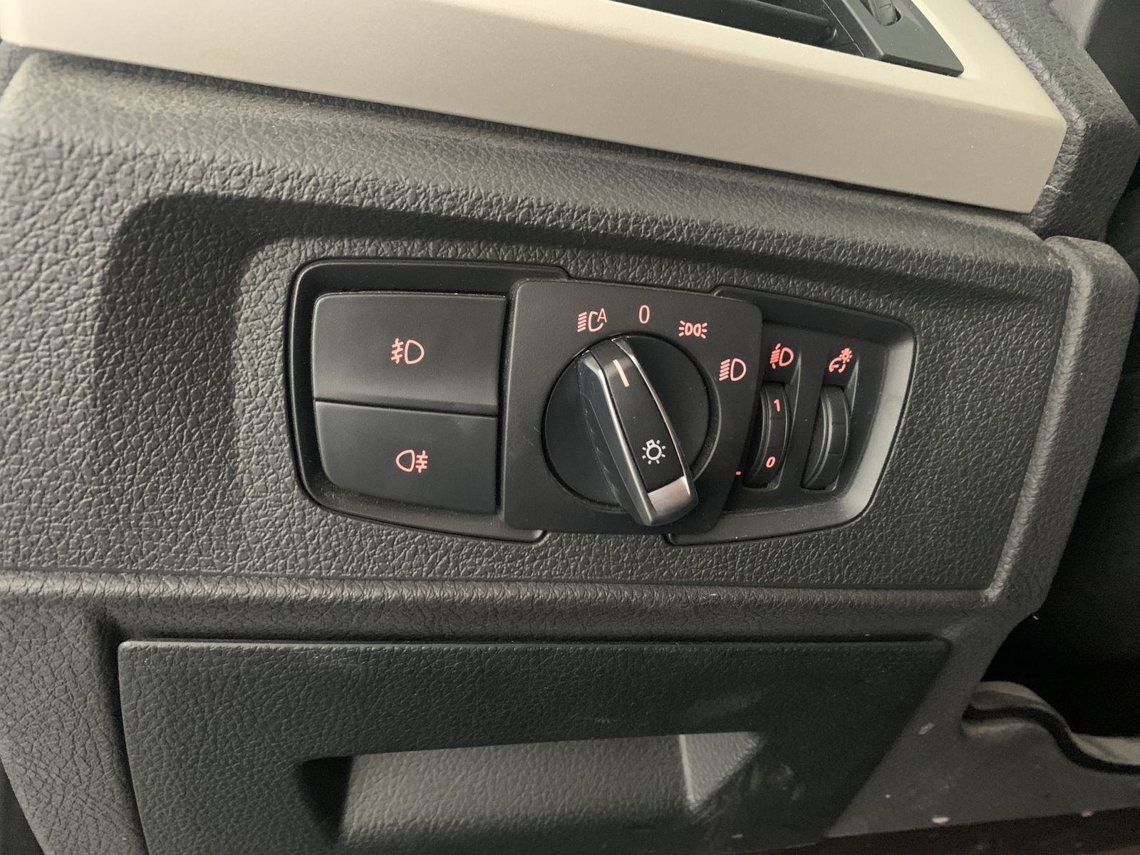 Fahrzeugabbildung BMW 118 d Advantage*PDC*Klima*SHZ*Navi*