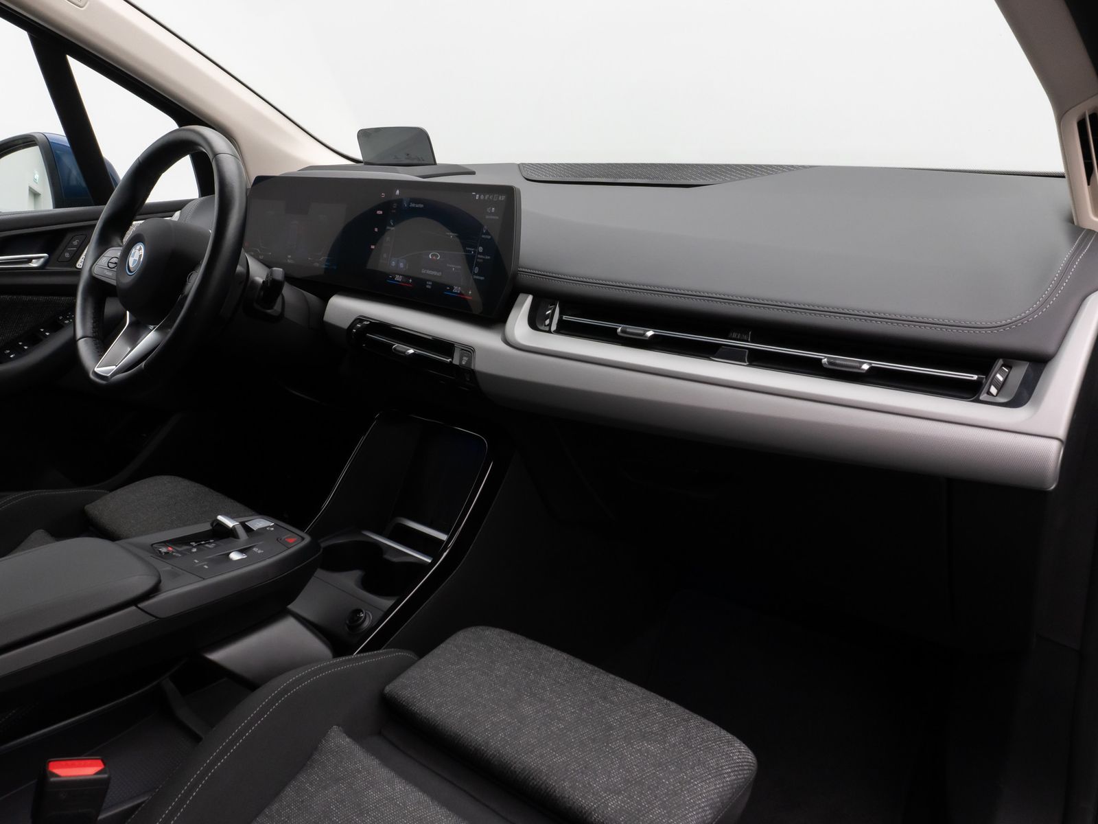 Fahrzeugabbildung BMW 225 Active Tourer  xD 360°HUD DAB H/K Sport LED