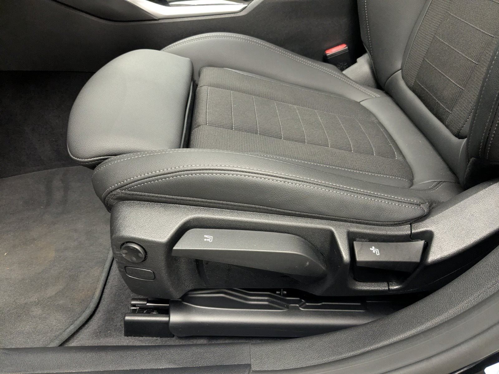 BMW i4 eDrive35 SHZ DAB DA PA 17"LMR foto 18