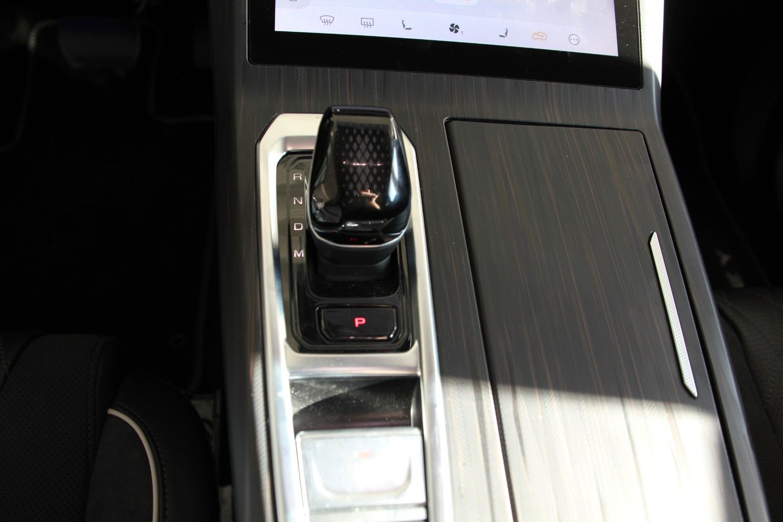 Fahrzeugabbildung GWM Wey 03 PHEV LUXURY