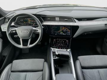صورة 10 لـ 2023 AUDI Q8 E-TRON