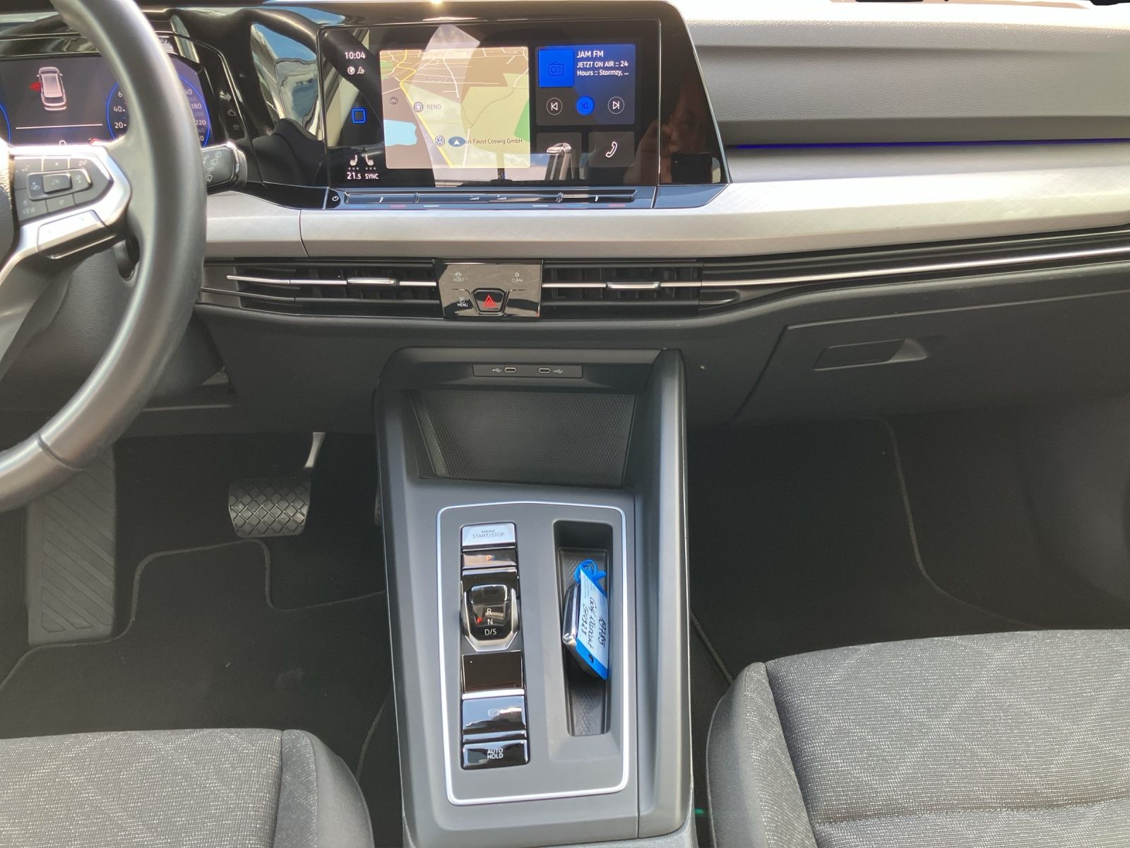 Fahrzeugabbildung Volkswagen Golf VIII Variant TDI Life DSG LED Navi ACC AHK