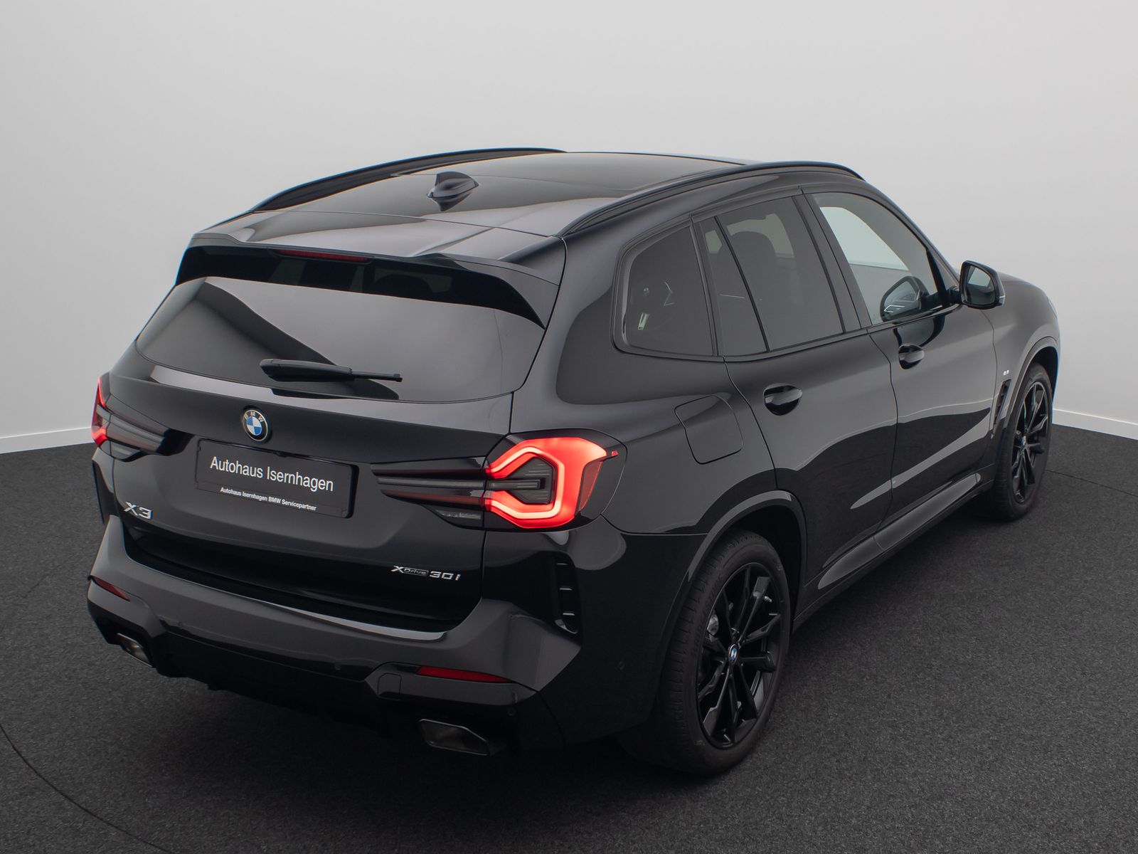 Fahrzeugabbildung BMW X3 xD30i M Sport AHK Kamera DAB HUD Panorama 20"