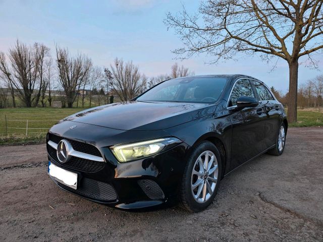 MERCEDES-BENZ Mercedes-Benz A 200 Progressive / MBUX/LED...