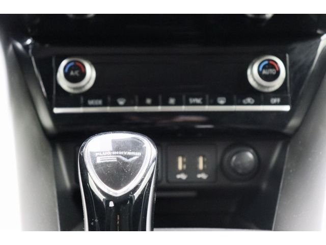 Fahrzeugabbildung Mitsubishi Eclipse Cross 2.4 Basis Hybrid 4WD