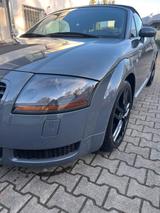 Audi TT Roadster 1.8T quattro - Sonderausstat. braun - Audi TT aus 2000: Roadster