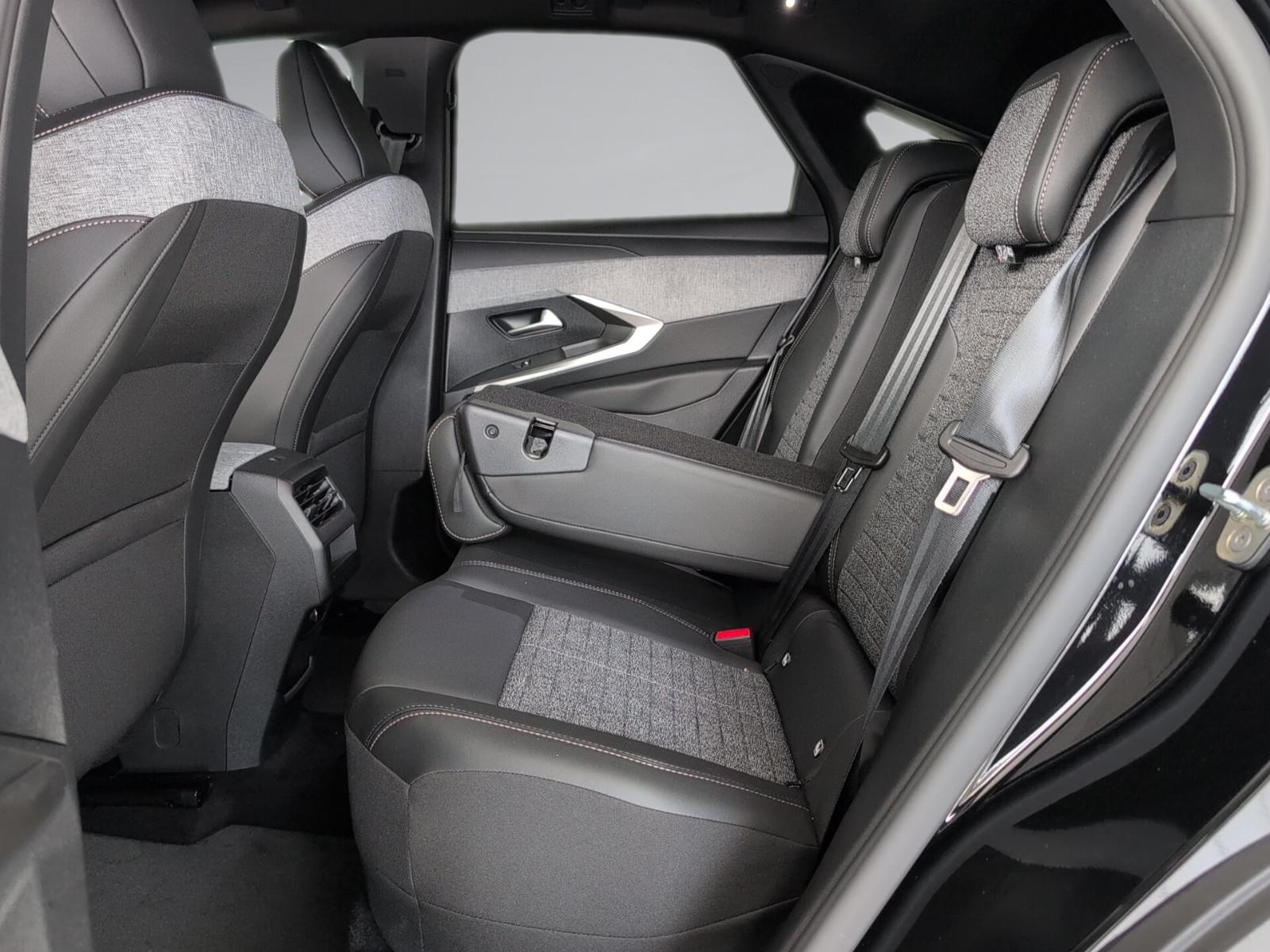 Peugeot 3008 Hybrid 145 e-DSC6 Allure Allwetter CarPlay