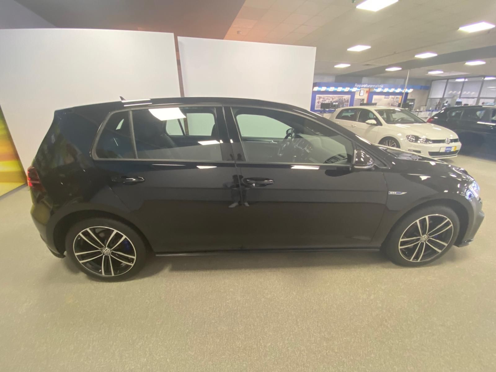 Fahrzeugabbildung Volkswagen Golf VII 1.4 PLUG-IN HYBRID GTE+AHK+MATRIX+ACC