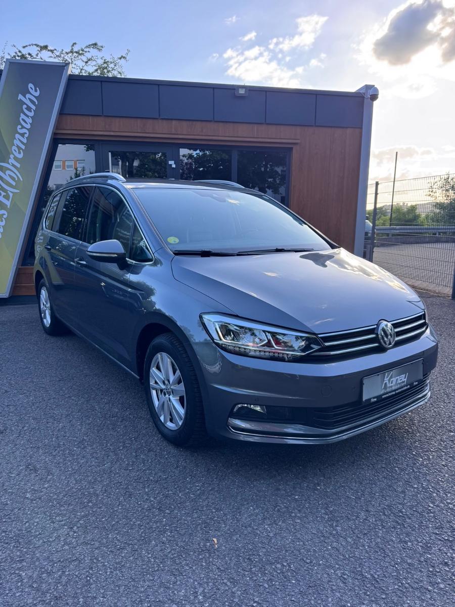 Volkswagen Touran Highline BMT*schw.AHK*RFK*LEDER*LED*ACC
