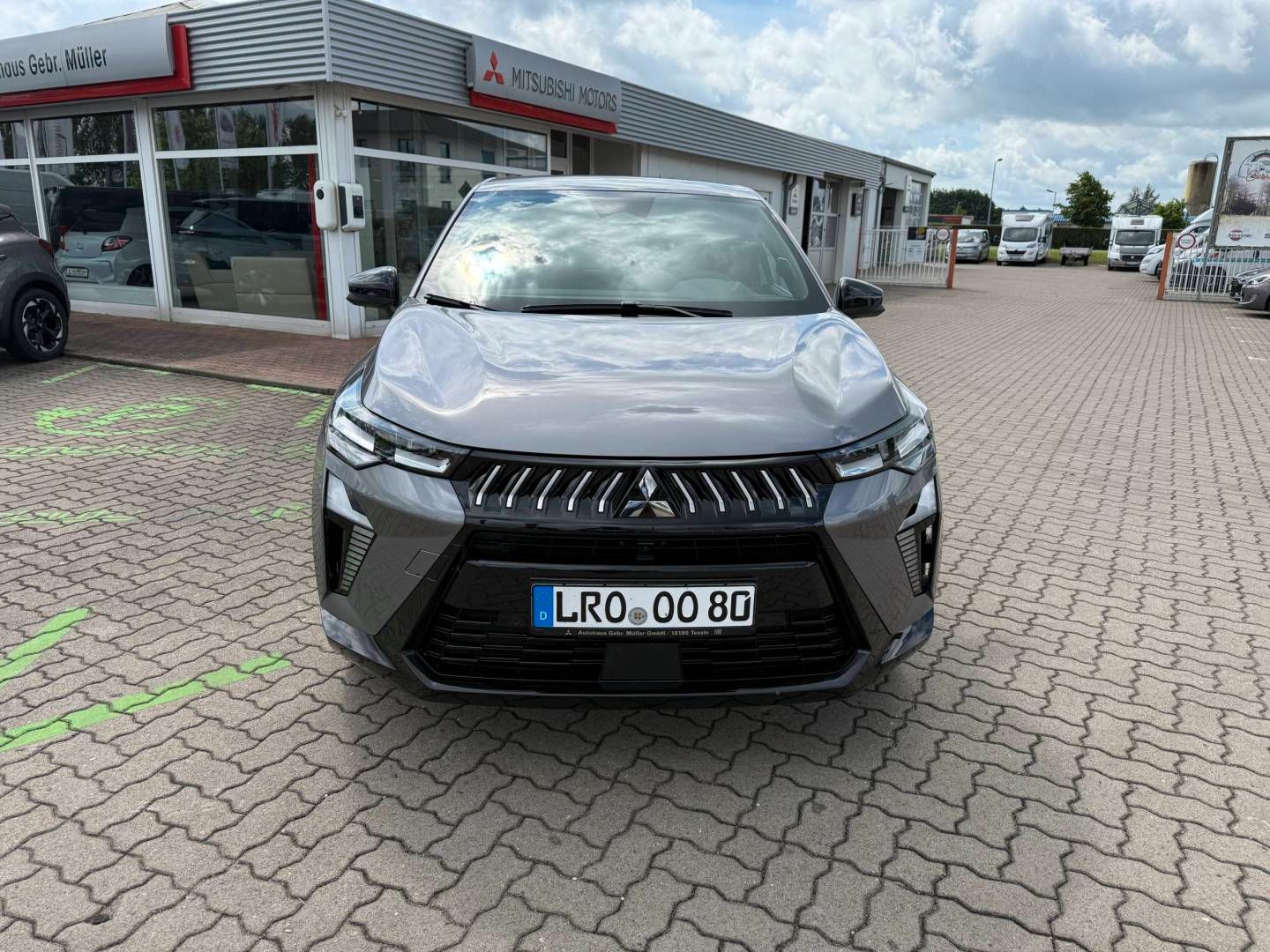 Fahrzeugabbildung Mitsubishi Grandis Intro Edition 1.3 T-Benziner 7-DCT