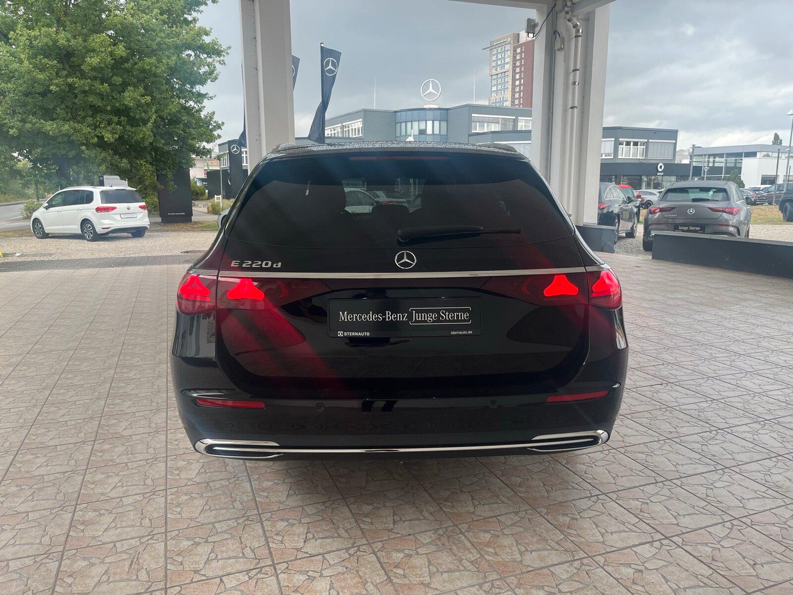 Mercedes-Benz E 220 d T AVANTGARDE/Distronic/Memory/Kamera/AHK