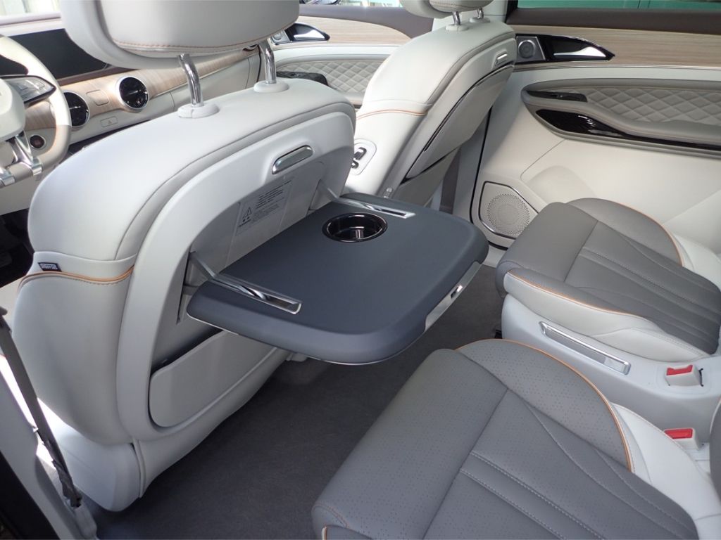 Fahrzeugabbildung DFSK Forthing 4 U Tour Noble 1,5T 7Sitzer Shz Pano LE