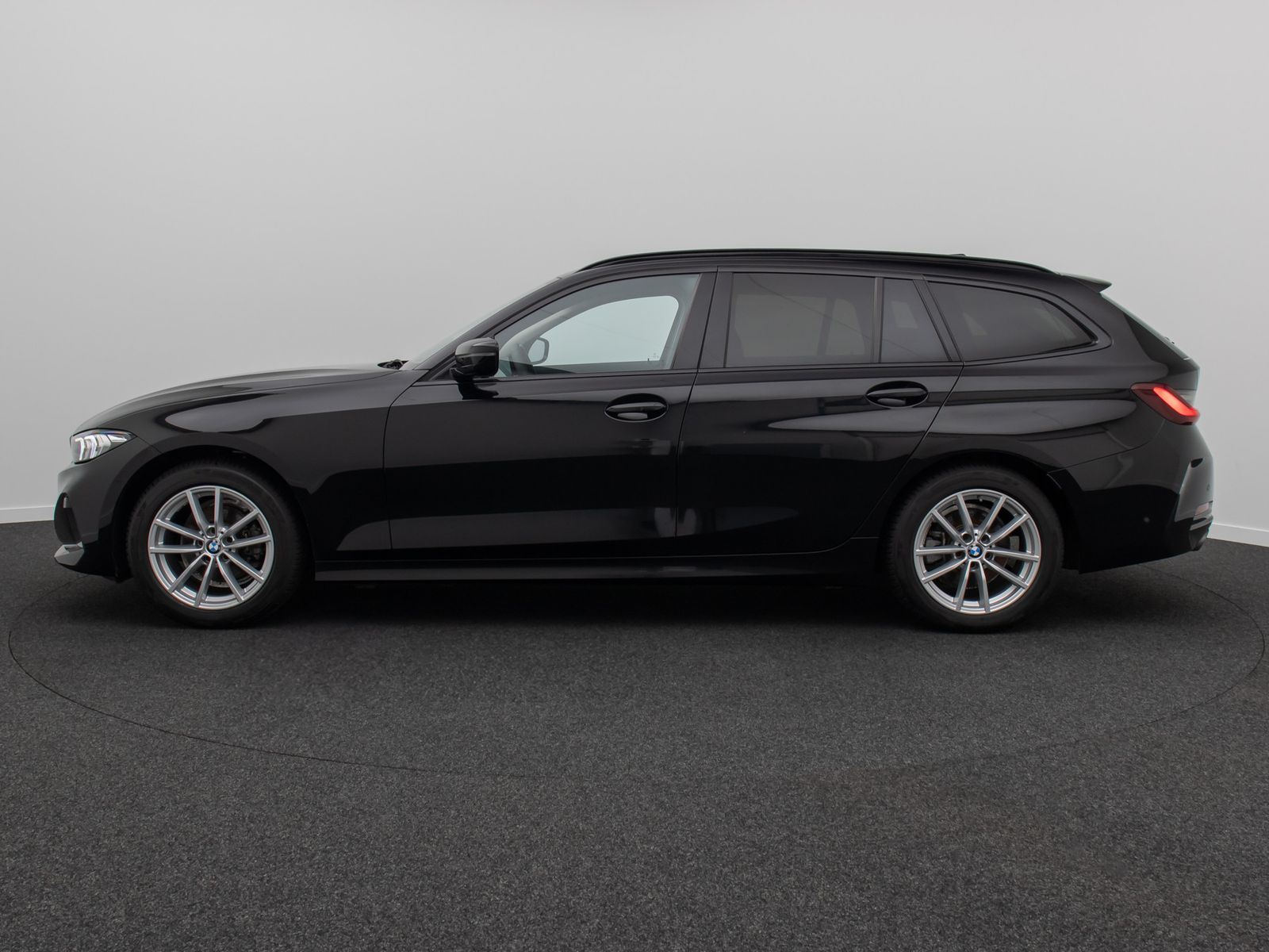 Fahrzeugabbildung BMW 318i GeschwindigReg Alarm HiFi Kamera Widscreen