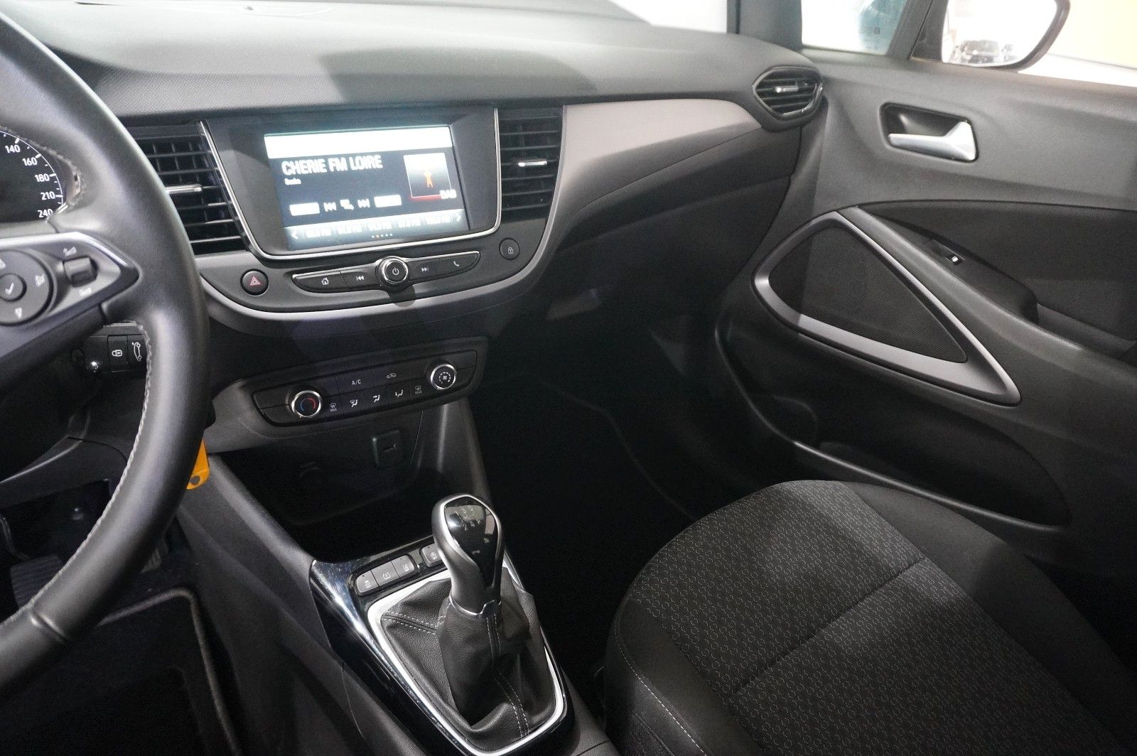 Fahrzeugabbildung Opel Crossland (X) 1.2 EDITION NAVI/LED/KAMERA/DAB+