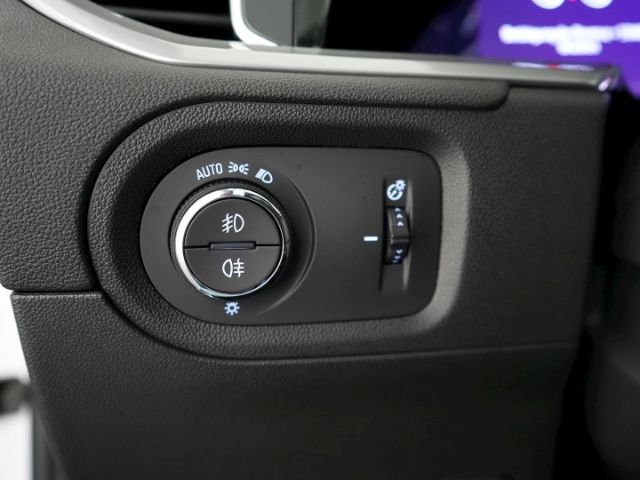 Grandland ELEGANCE AT+LED MATRIX+NAVI+360 GRAD K