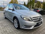 Mercedes-Benz B 220 4Matic Aut. NAV PANO SITZHEIZ uvm. - Mercedes-Benz B-Klasse Gebrauchtwagen in Bielefeld