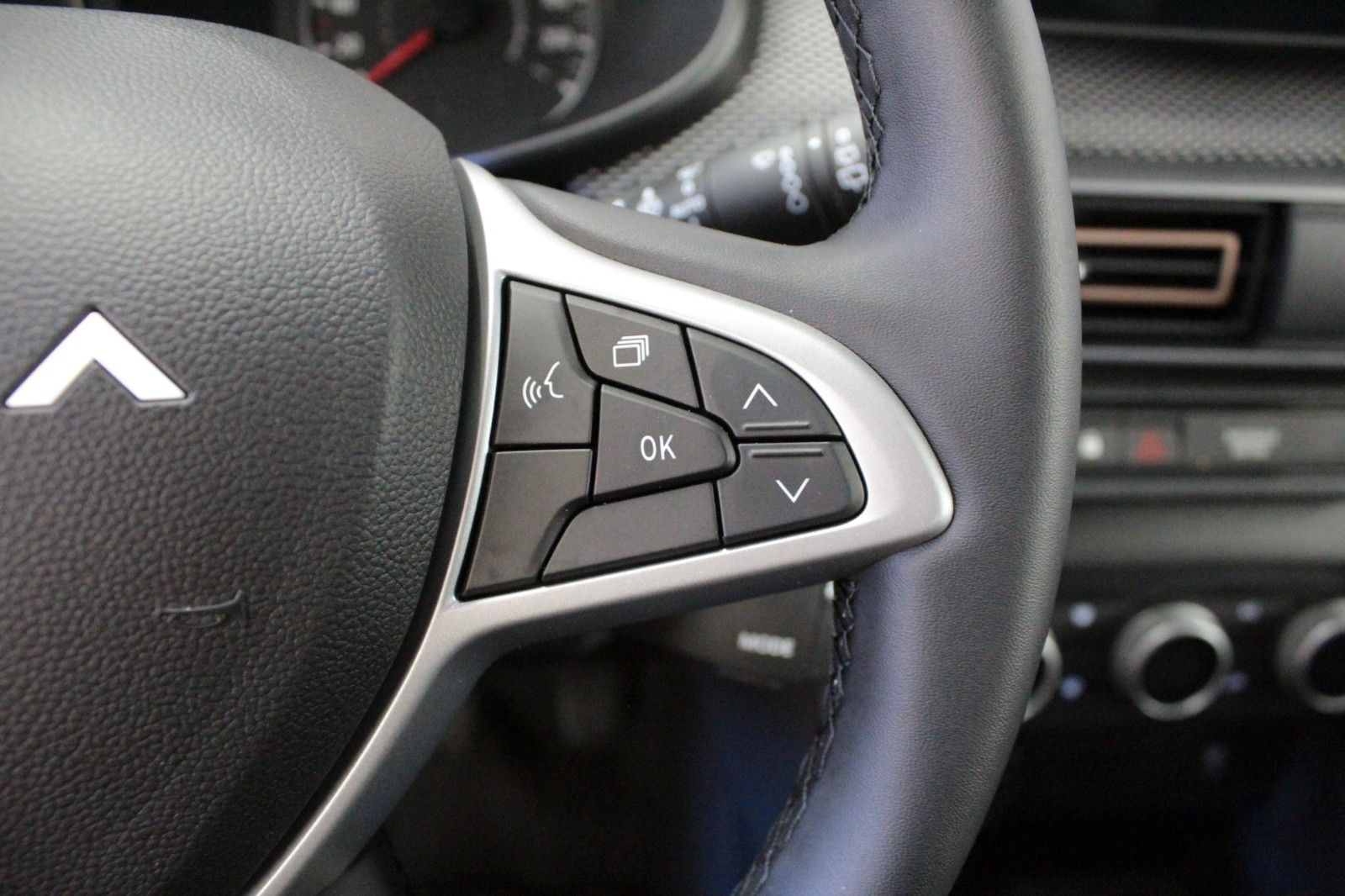 Fahrzeugabbildung Dacia Sandero Stepway TCe 90 Expression *WInterpaket*