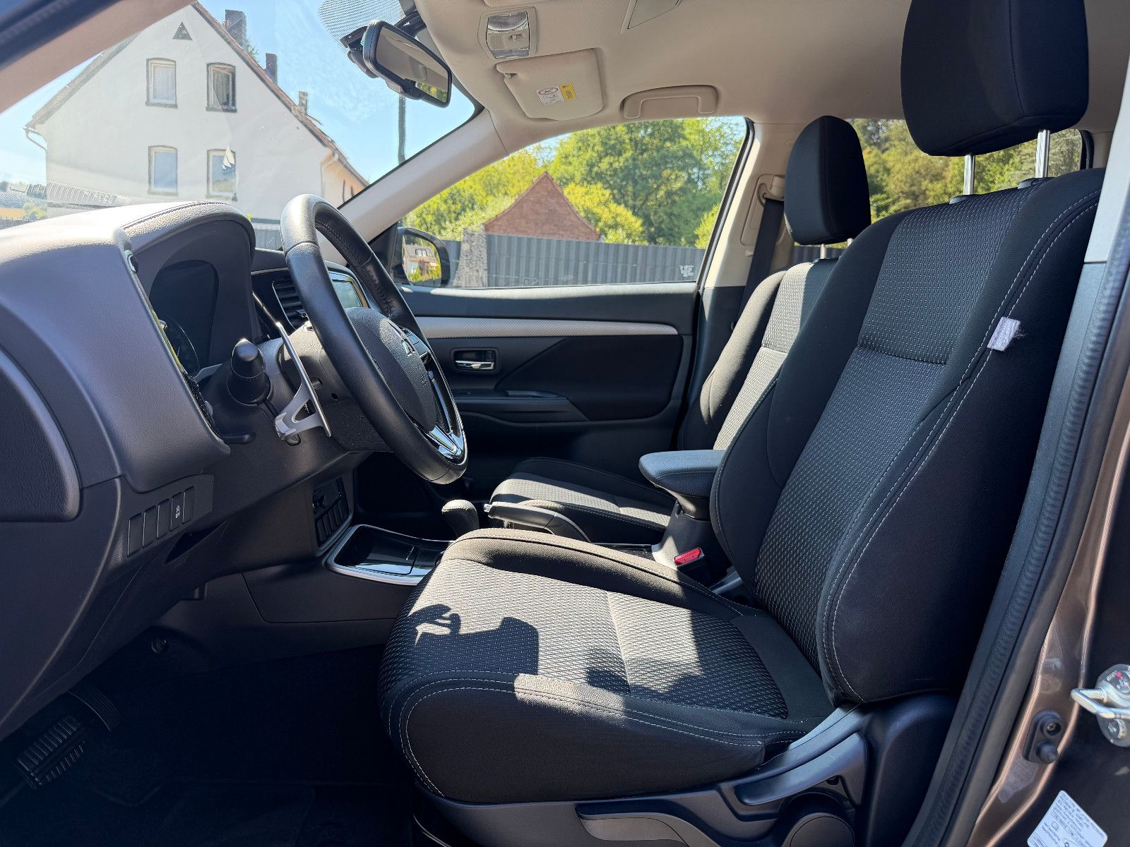 MITSUBISHI Outlander 2.0Edition 100 2WD KAMERA/TEMPO/1.HAND – Foto 9