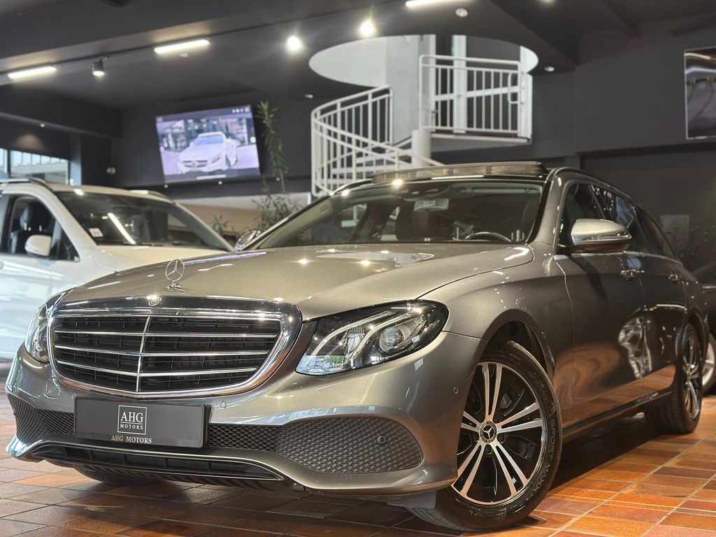 Image of Mercedes-Benz E 200