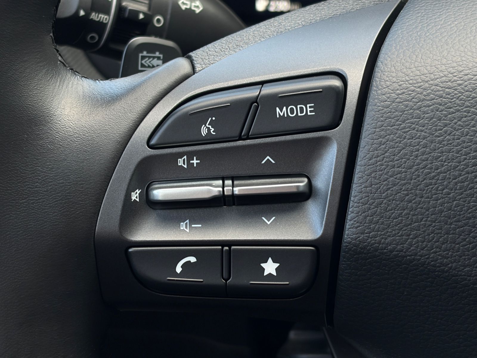 Fahrzeugabbildung Hyundai KONA E Select 2WD ACC PDC CAM LHZ SHZ CarPlay