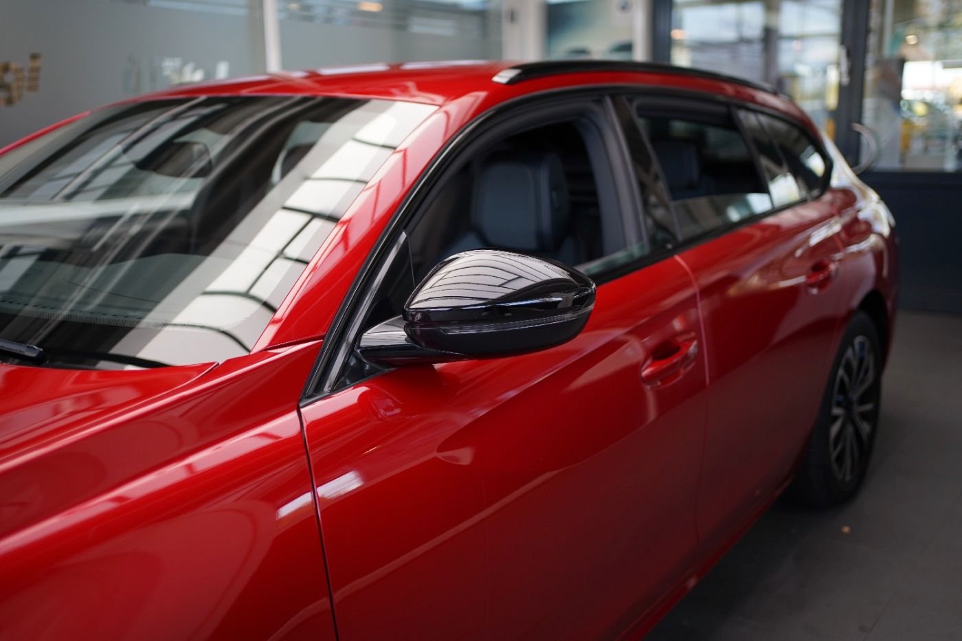 Fahrzeugabbildung Peugeot 508 SW Plug In Hybrid 225 e-EAT8 Automatik DAB