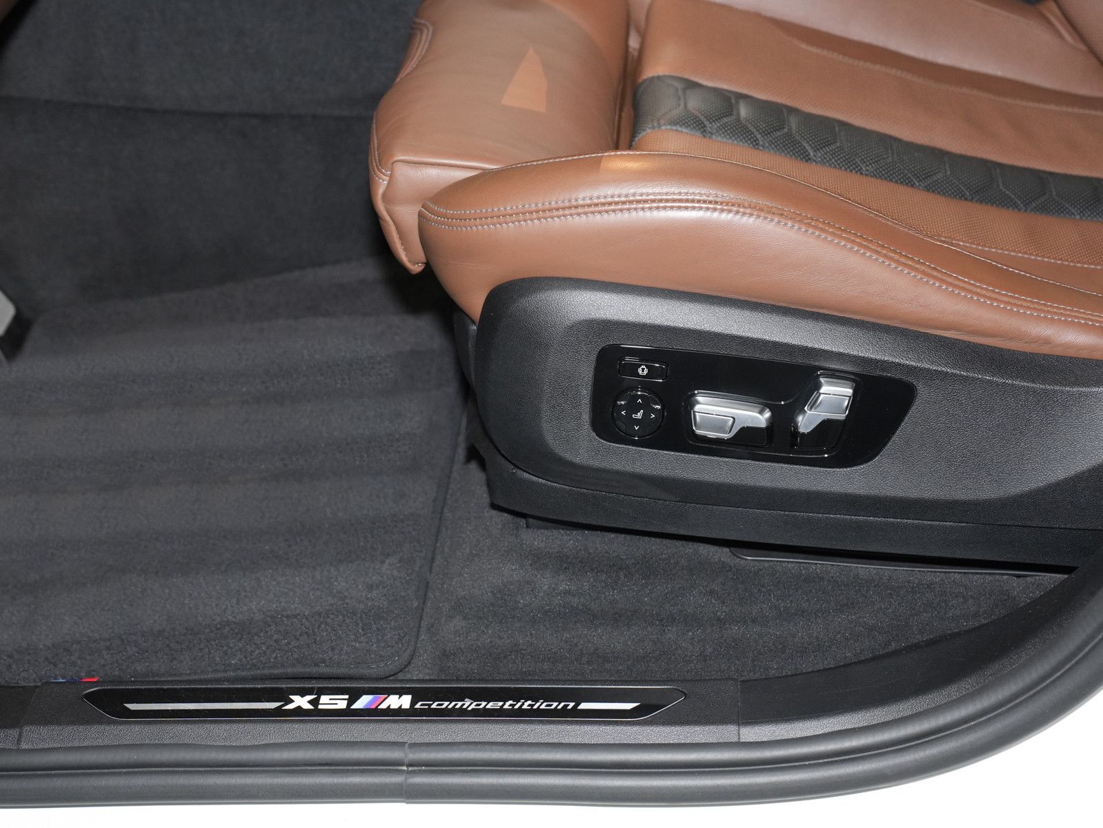 Fahrzeugabbildung BMW X5 M Competition - Merino|Pano|DrivingAssistProf