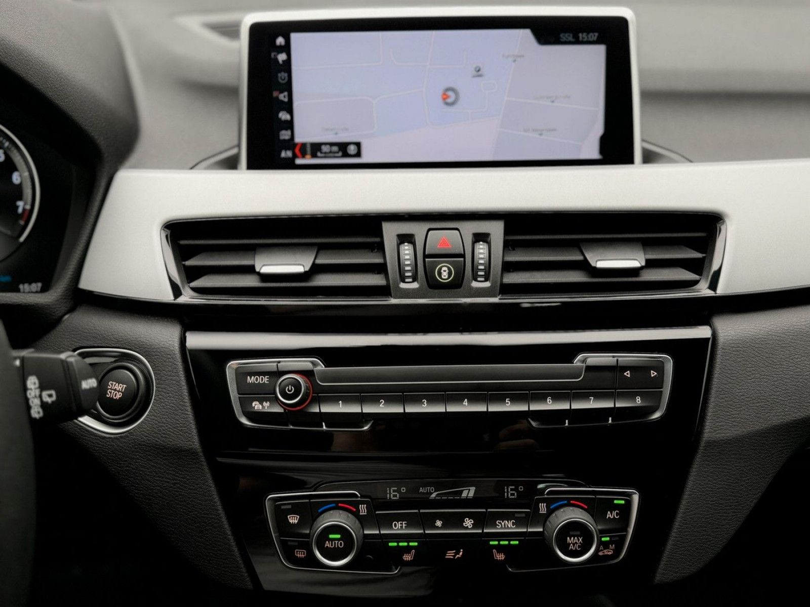 Fahrzeugabbildung BMW X1 xD25e DAB Navi Lordos PDC Geschwindigkeitsreg