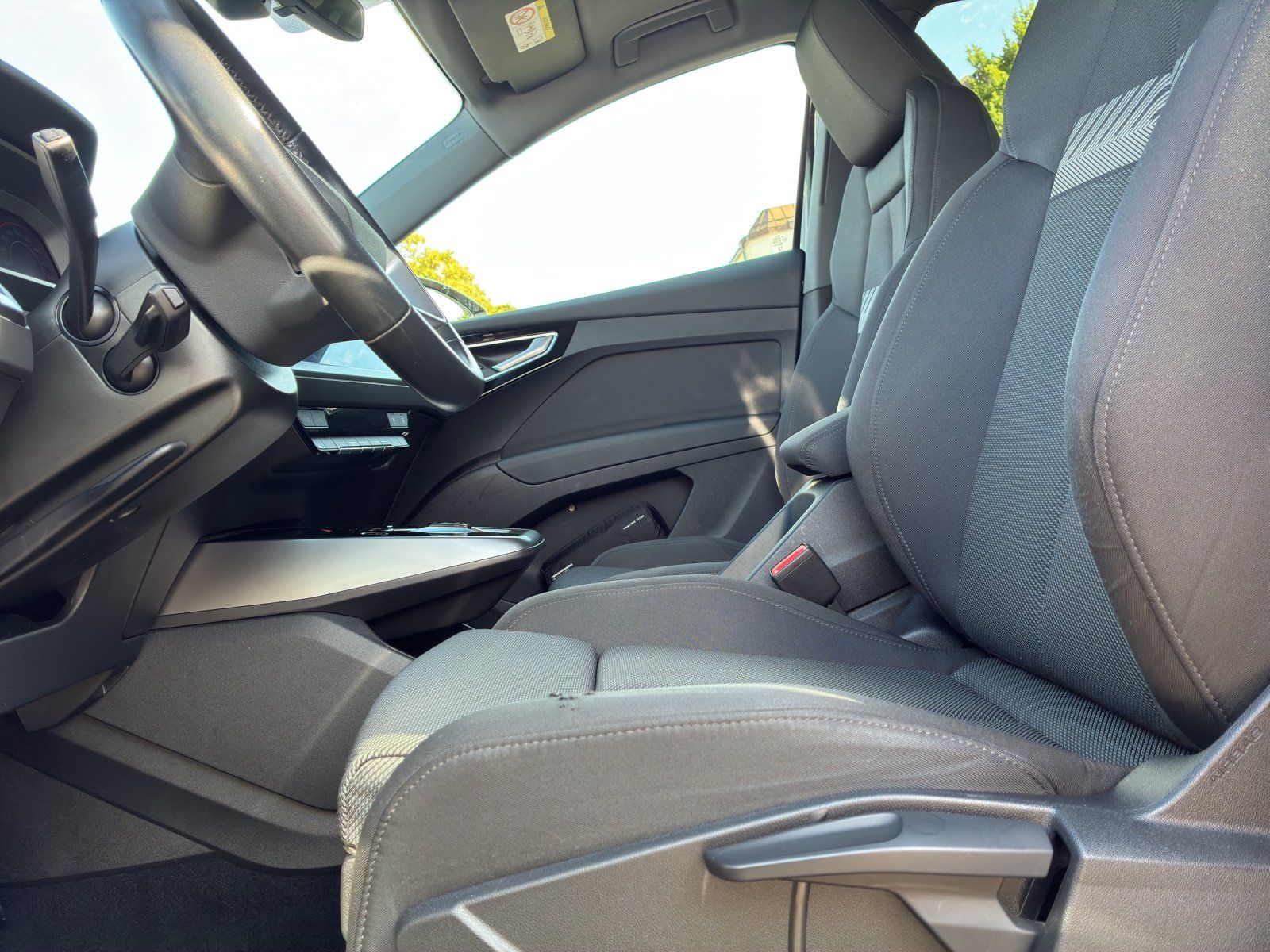 Fahrzeugabbildung Audi Q4 e-tron 40 e-tron Kamera,LED,Matrix,Navi,PDC