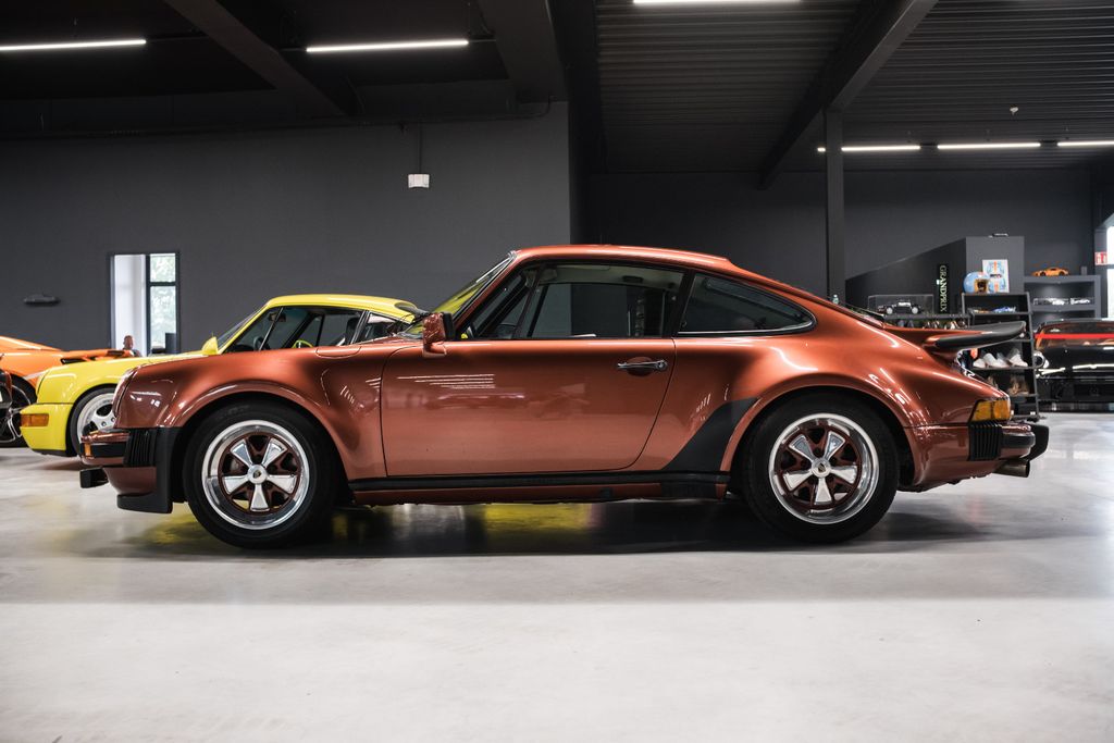 Porsche 930