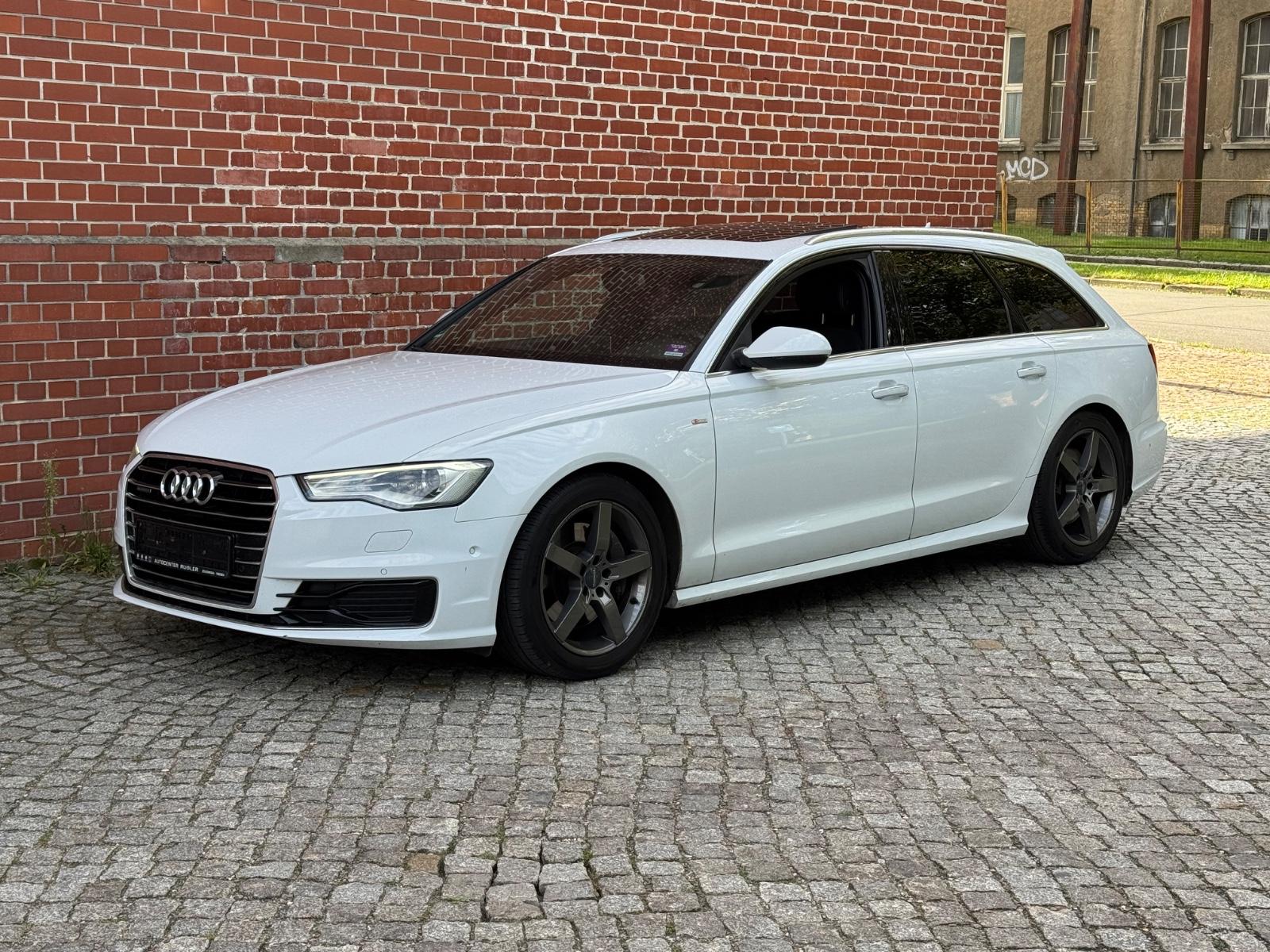 Audi A6 Avant S-line 3.0 TDI 218ch - Toi ouvrant panoramique - Alcantara - Carnet entretien - Pneus toutes saisons - Hayon éléctrique