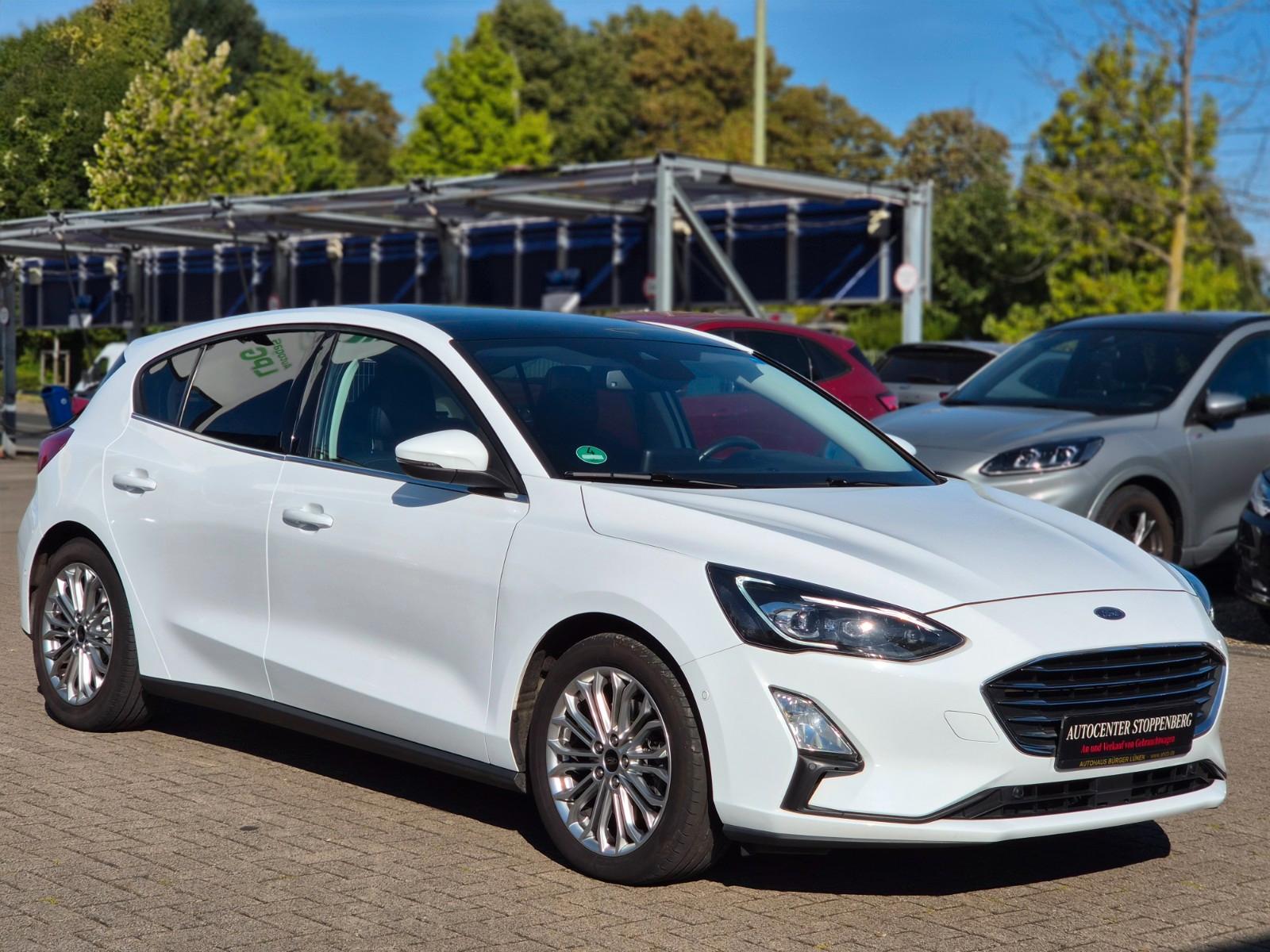 Ford Focus Titanium X/Pano/Navi/AHK/Kamera/Leder/PDC