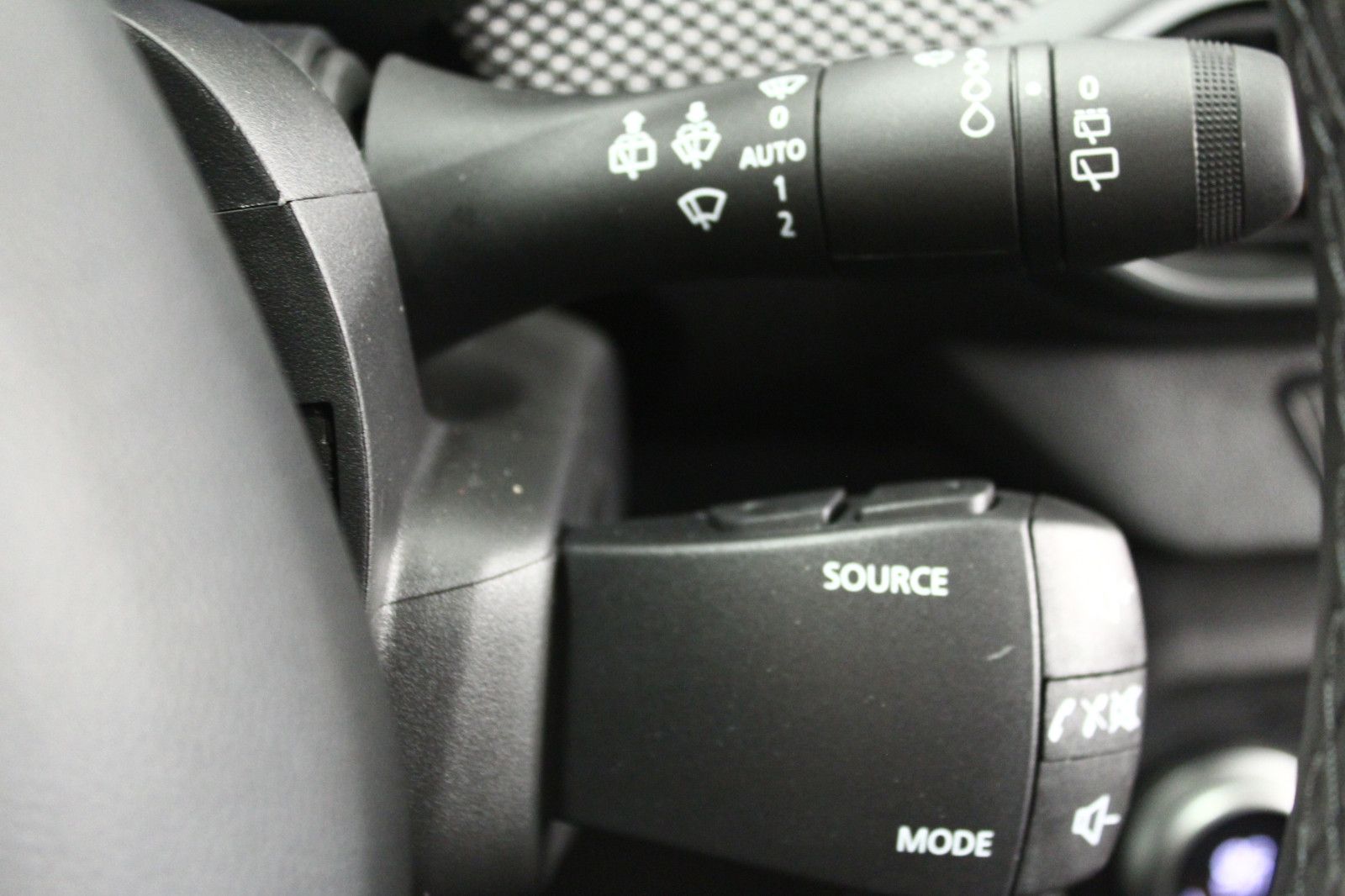 Fahrzeugabbildung Dacia Sandero TCe 90 Stepway Expression *Allwetterreif