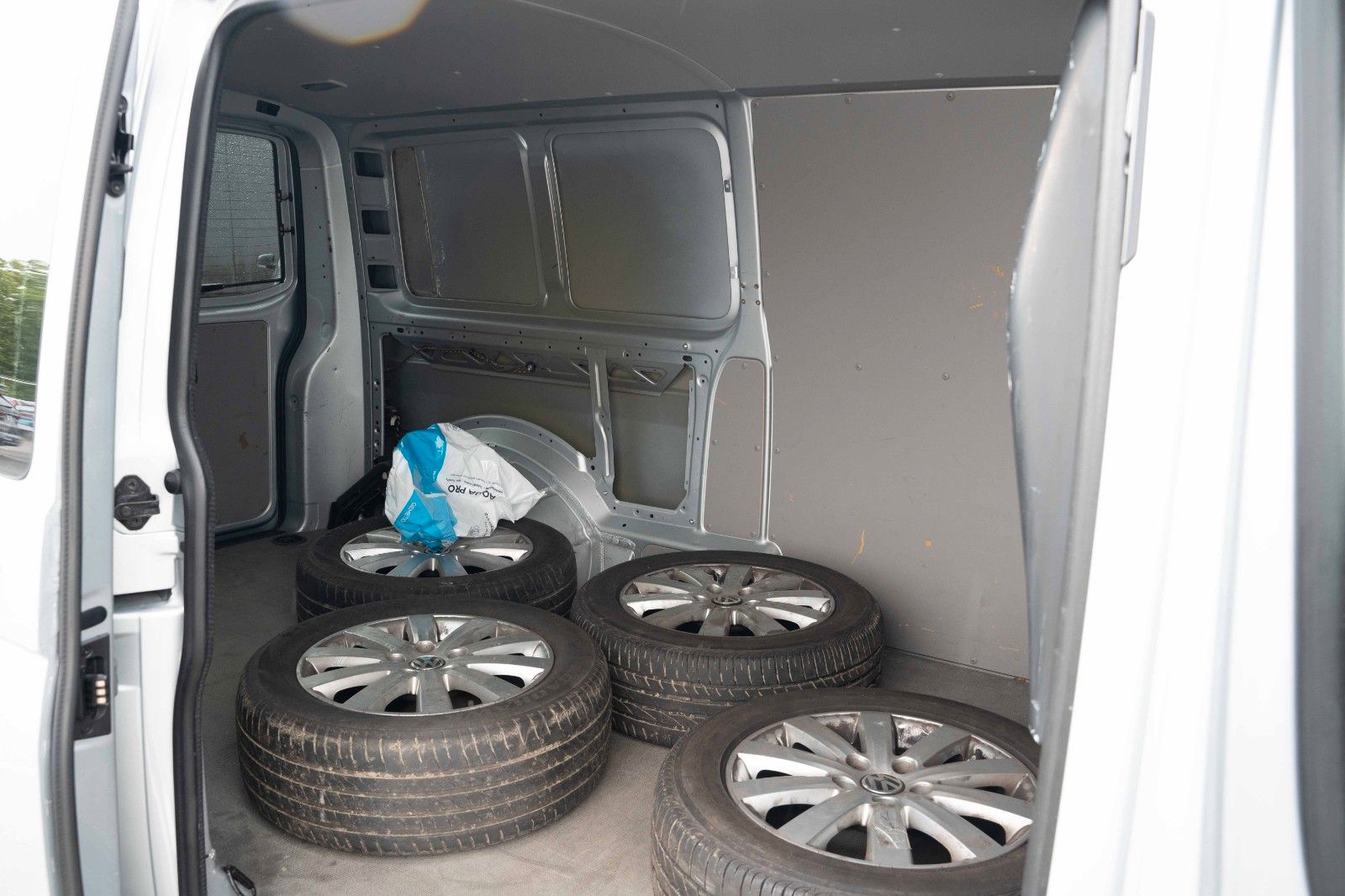 Fahrzeugabbildung Volkswagen T6 TRANSP KA 2.0TDI LANG DSG LED ACC PDC SHZ AHK