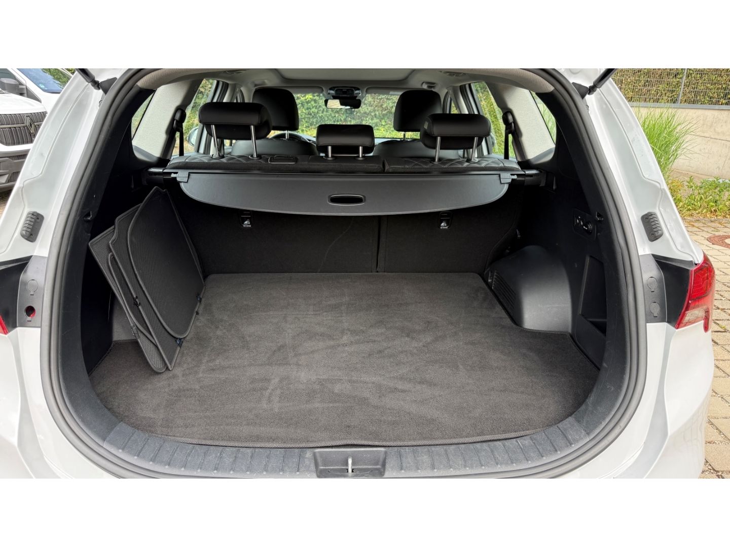 Fahrzeugabbildung Hyundai SANTA FE Trend 4WD LEDER El. PANODACH NAVI LED A