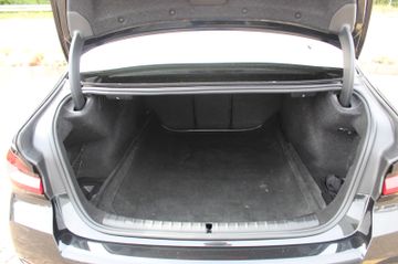 Fahrzeugabbildung BMW 520 d Lim. M Sport HeadUp+Komfortsitze+GSD
