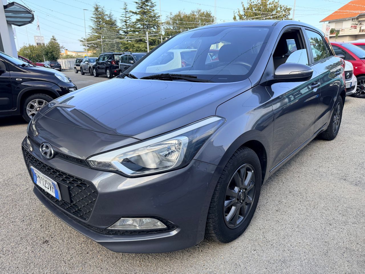 HYUNDAI i20