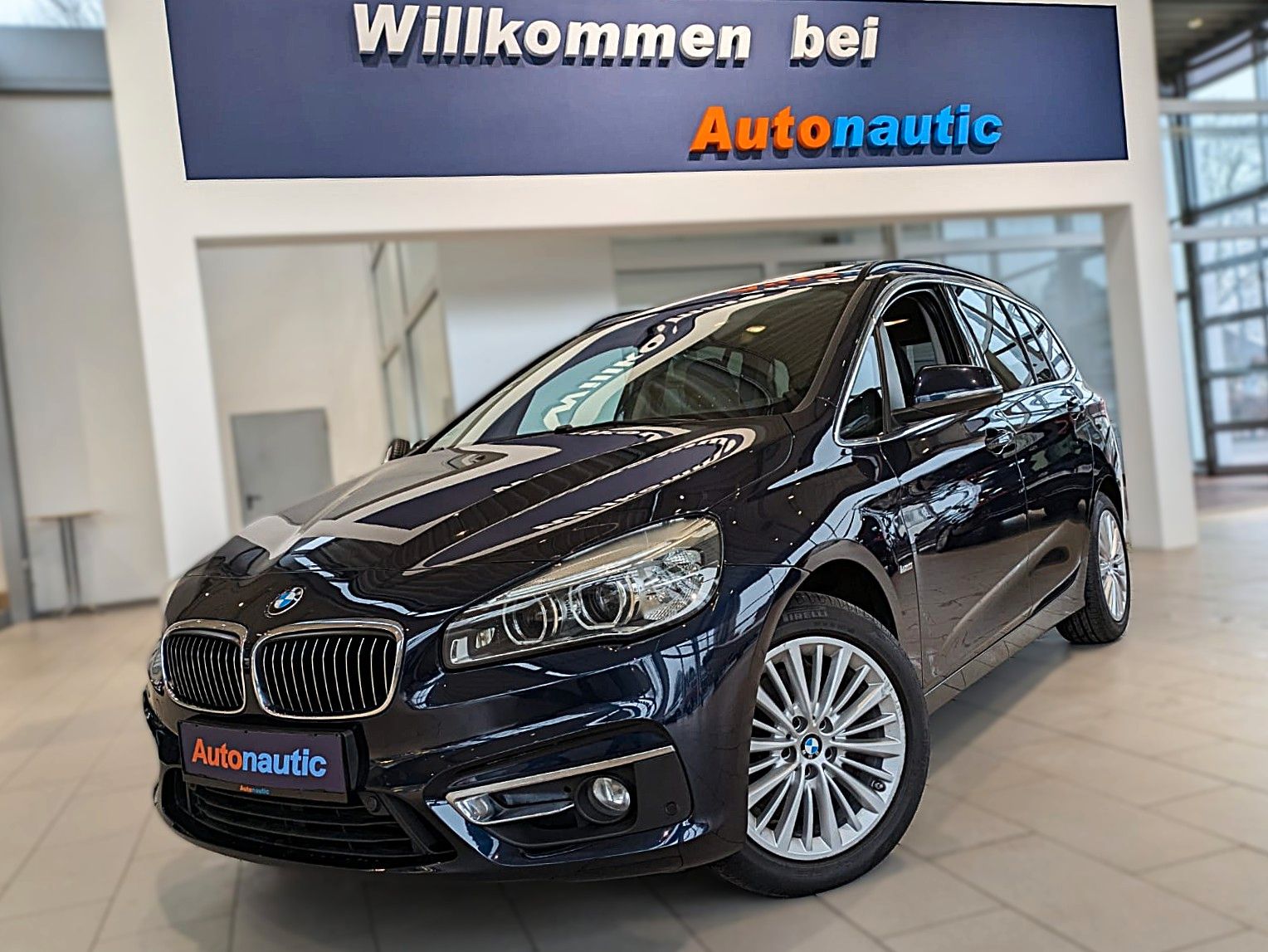 Fahrzeugabbildung BMW 220d Gran Tourer LEDER NAVI HUD PANO LED CAM