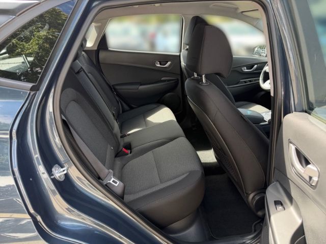 Fahrzeugabbildung Hyundai KONA Select Elektro 2WD +KLIMA+CARPLAY+RFK+PDC+U